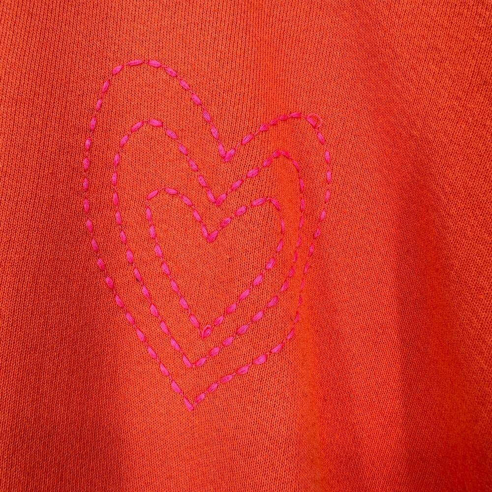 Evereve Sweatshirt Womens SMALL Embroidered Heart Preppy Academia Classiccore - Picture 3 of 11